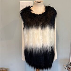 Black and white sweater by Even faux fur shaggy ski apres wear vest size L